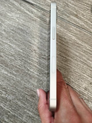 iPhone 13 Apple