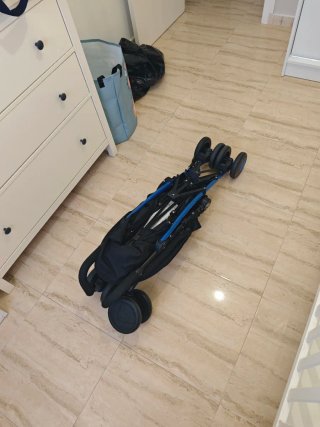 Silla de paseo Chicco azul y negra