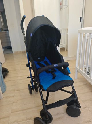 Silla de paseo Chicco azul y negra