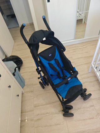 Silla de paseo Chicco azul y negra
