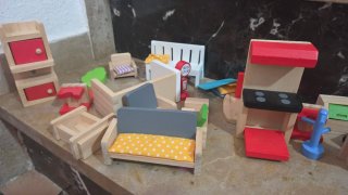 Casa de muñecas de madera