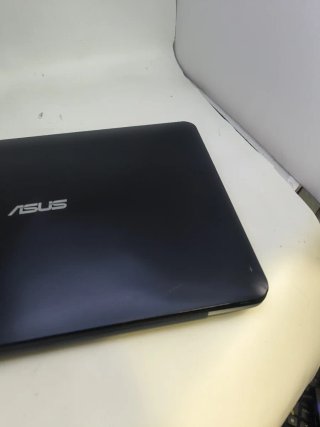 Portátil Asus K555L Plata y Negro