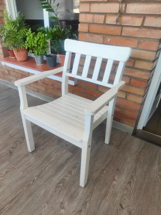 Silla IKEA ÄNGSKÖ/ÄNGSÖ de madera maciza.