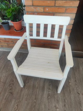 Silla IKEA ÄNGSKÖ/ÄNGSÖ de madera maciza.