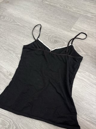 Top tirantes negro con encaje blanco