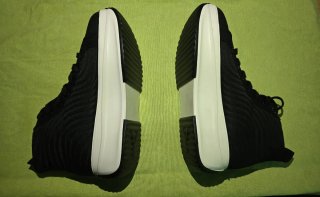 Zapatos de plataforma negros y blancos