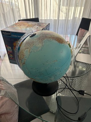 Globo terráqueo iluminado Melinera