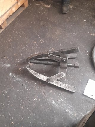 Extractor de fuerza 3 patas grande