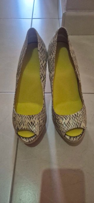 4 Pares de Zapatos Adidas