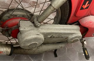 Vespino Rojo - Moto Clásica