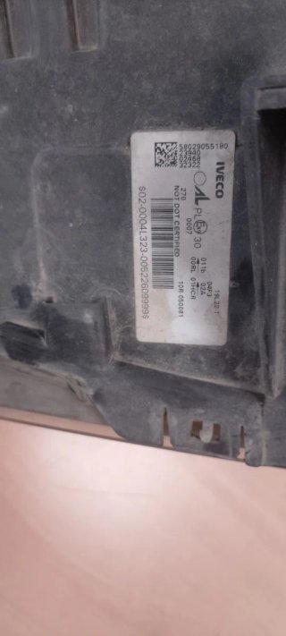 Faro Delantero izquierdo Iveco led