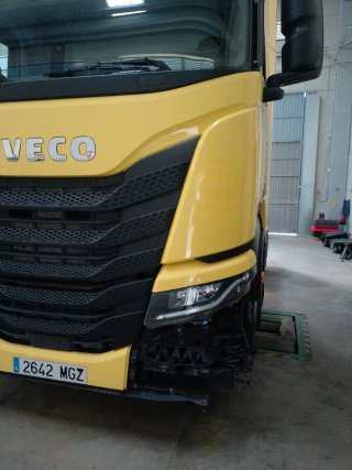 Faro Delantero izquierdo Iveco led