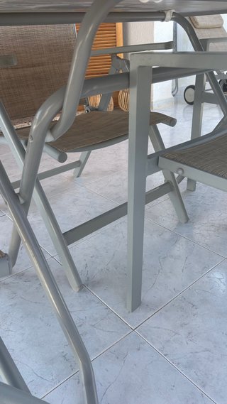 Mesa plegable y 4 sillas exterior