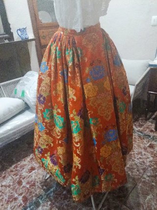 Traje de Fallera Estupendo no lleva manteletas