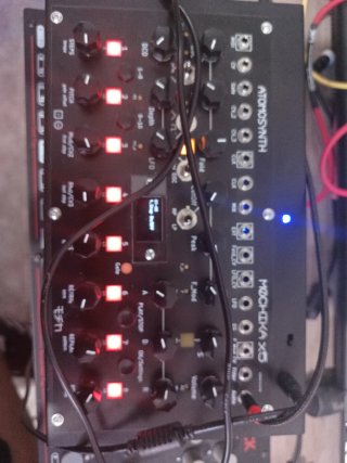 Sintetizador Mochika X5 AtomoSynth
