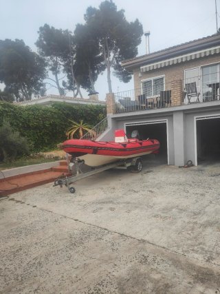 Semirrígida Zodiac Pro 5.5 con motor Yamaha 85cv