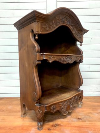 Estantería Antigua de Madera Tallada