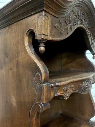 Estantería Antigua de Madera Tallada
