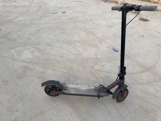 Patinete eléctrico en buen estado