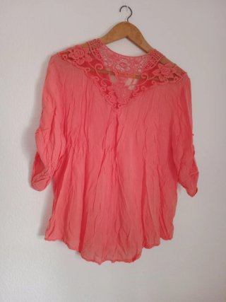 Blusa Coral Talla M con Encaje