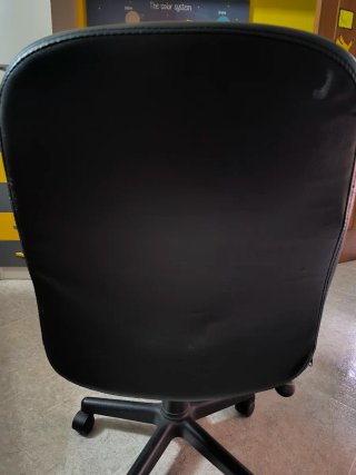 Silla de escritorio piel sintética negra