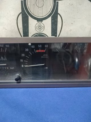 Cuadro instrumentos Seat 132