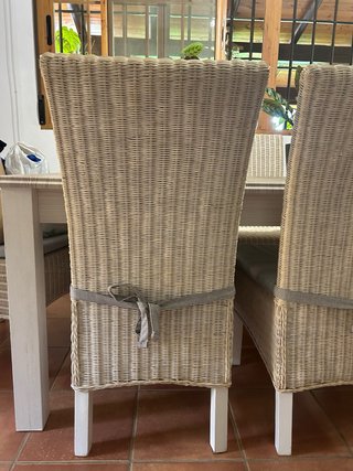 Sillas de comedor beige y gris