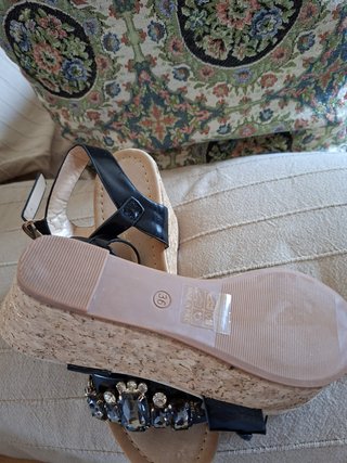Sandali nuovi sughero con cristalli