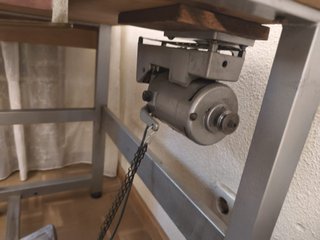 Bancada con motorpara máquina de coser industrial