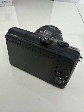 Camara Canon EOS M100 como nueva