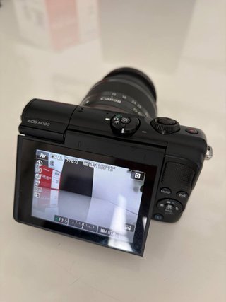 Camara Canon EOS M100 como nueva