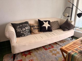 Sofá crema 3 plazas.
