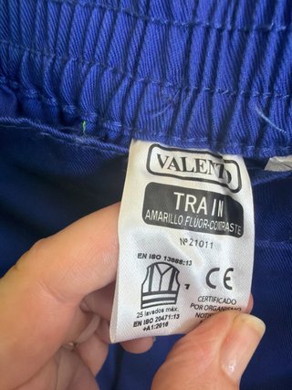 Pantalones de trabajo azul con detalles fluorescen