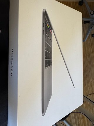 Macbook Pro 13” 2020 - 16GB / 512GB