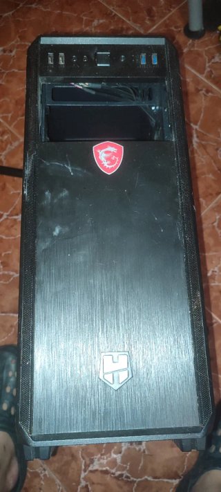 Caja de ordenador MSI Negra