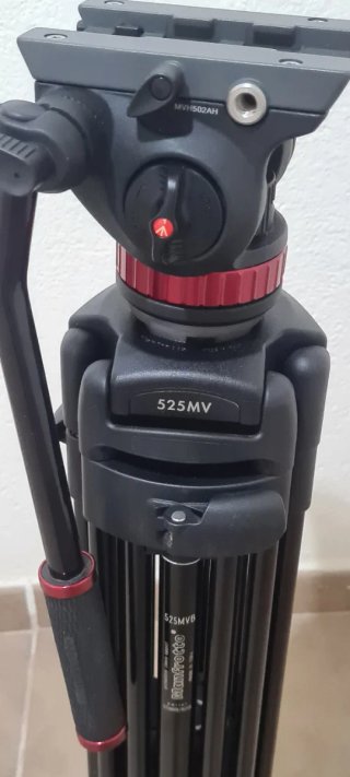 Camara de Video Panasonic HC X1 4K y T. Manfrotto