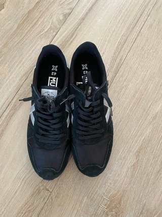 Zapatillas Munich Talla 42 Negras y Plateadas