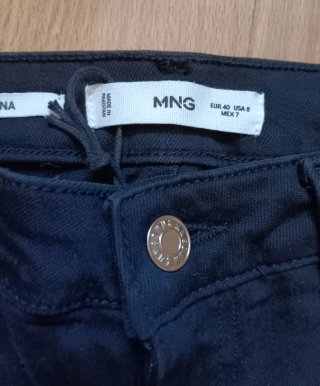 Pantalón vaquero Mango negro talla 40