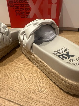 Sandalias Xti Chica Talla 41 gris clarito