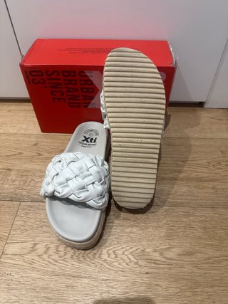 Sandalias Xti Chica Talla 41 gris clarito