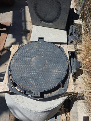 Tapa de alcantarilla de hierro fundido