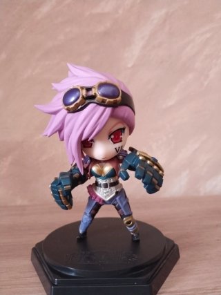 Figura Chibi VI Clásica Riot Games