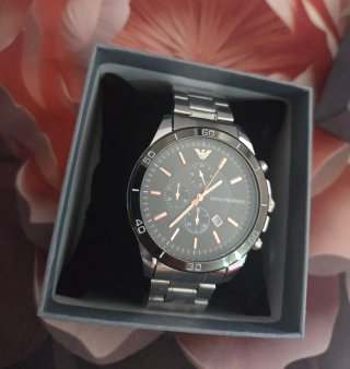 Reloj de metal Nuevo en Caja