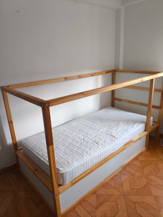Cama individual de madera NUEVA