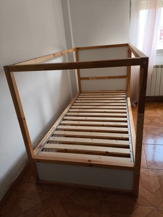 Cama individual de madera NUEVA