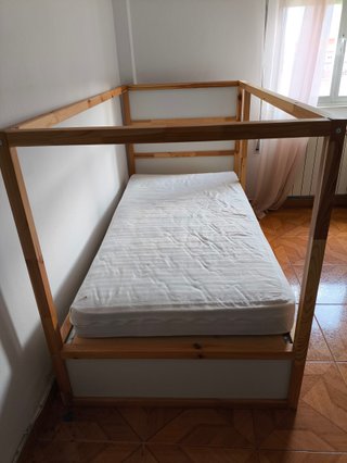Cama individual de madera NUEVA