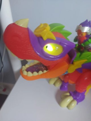 Dinosaurio Súper Things con Figura