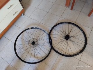 Llanta Mavic Aksium Carretera