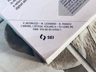 Libro scolastico "L'amore, l'attesa e altro ancora