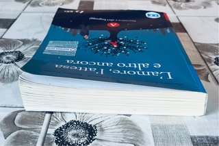 Libro scolastico "L'amore, l'attesa e altro ancora